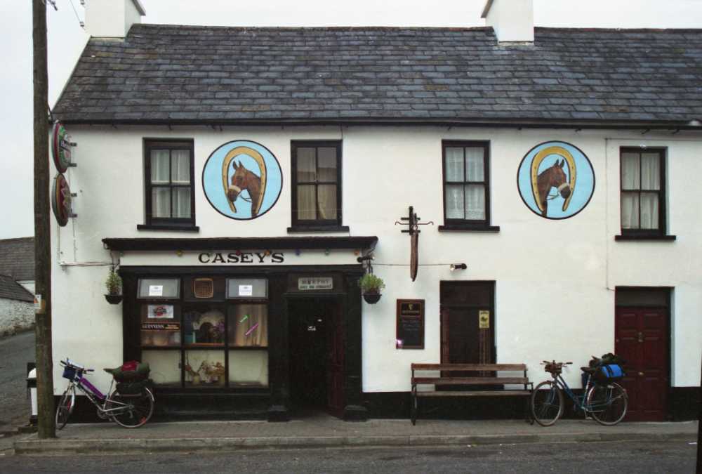 Caseys Pub, Ireland 1990